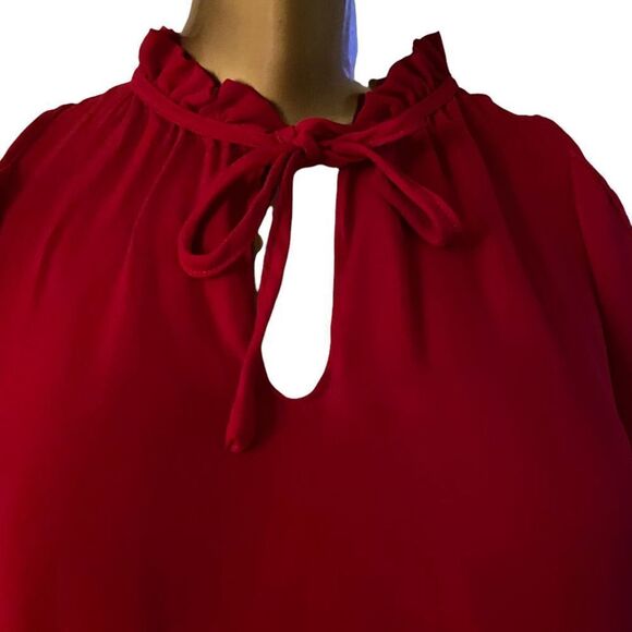 Beautiful red 100% silk chiffon blouse. Cold shoulder, front bow option. Size xs - Picture 6 of 13